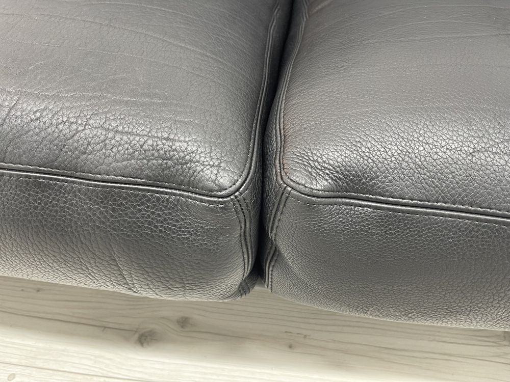 Шкіряний диван в стилі Хай-тек