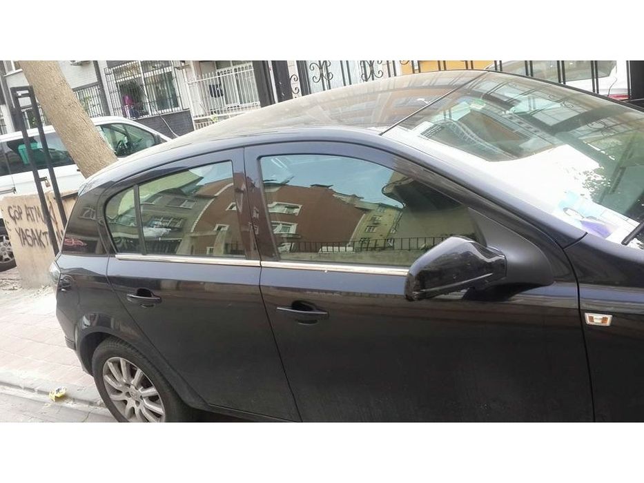Opel Astra H Hatchback Нижние молдинги стекол, окантовка окон Carmos