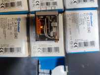 Relés Finder 230v 12V