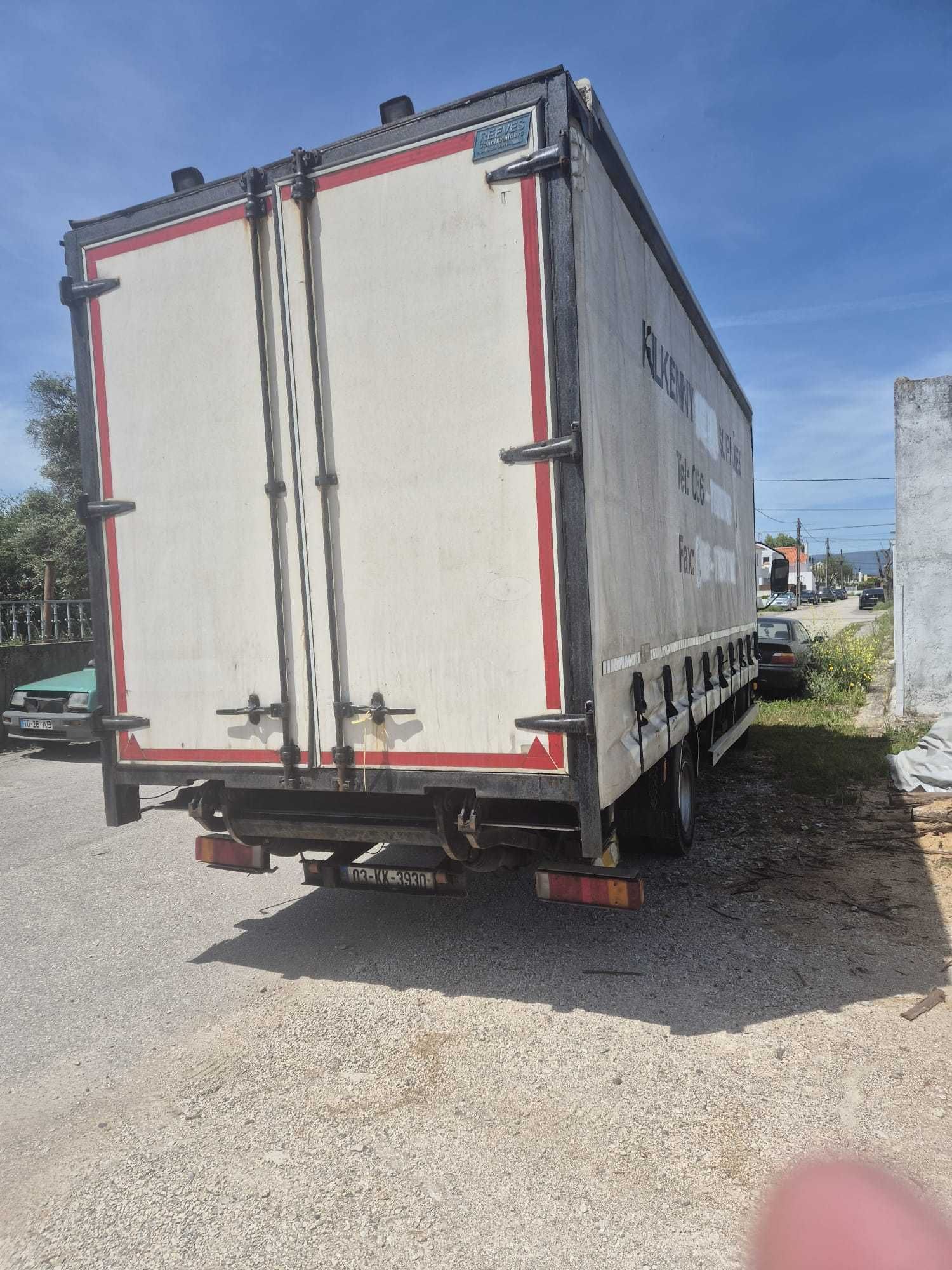 Commercial truck