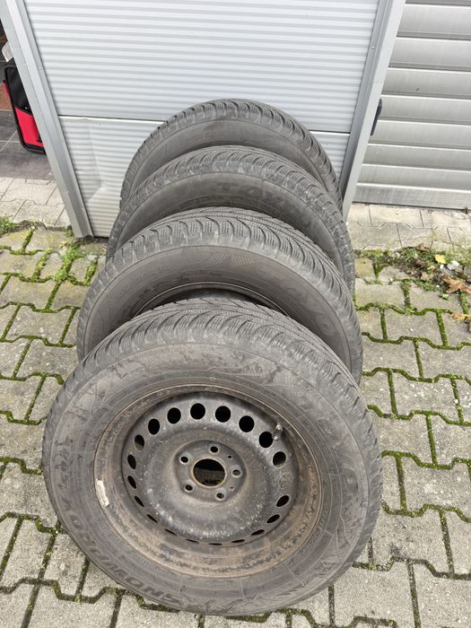 Kola zimowe ”16 felgi stalowe z oponami 215x65 R16 rozstaw 5x114,3