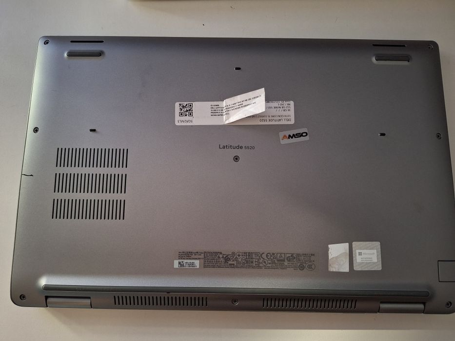 Dell Latitude 5520 – i5 11gen / 16GB RAM / 512GB SSD
