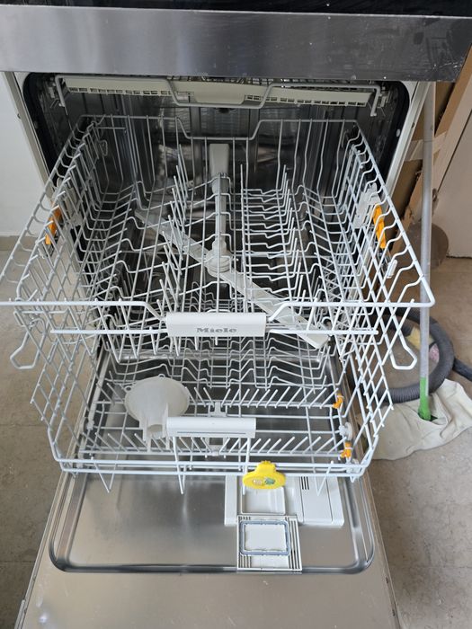 Máquina lavar loiça Miele Active SC