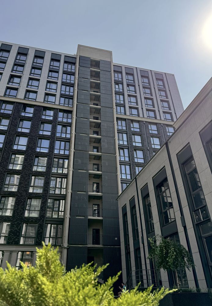Продам ЖК Женева 3 ком квартиру, Geneve, 101м2, Цент, Короленко