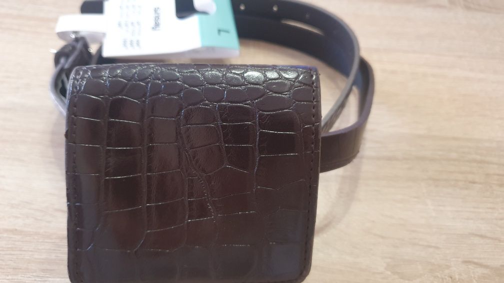 NOWA malutka torebka na pasku nerka saszetka