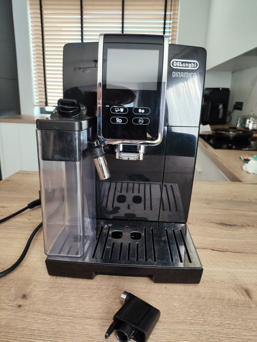 Ekspres do kawy DeLonghi Dinamica plus