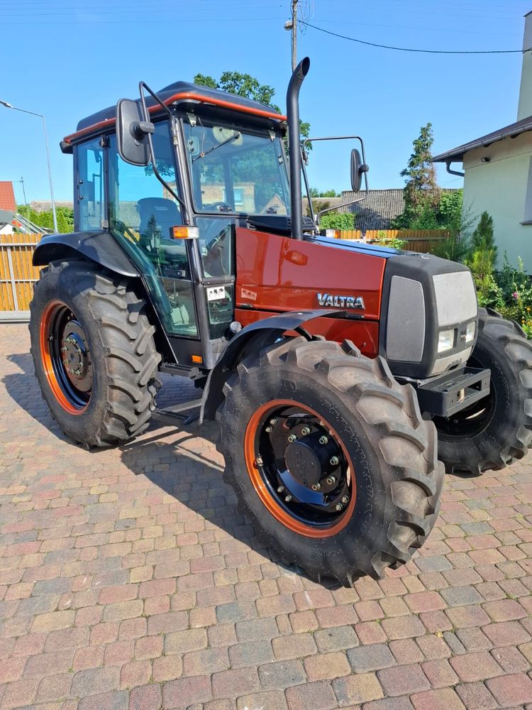 VALTRA 900 , 90KM, pneumatyka, nowe opony, z Niemiec