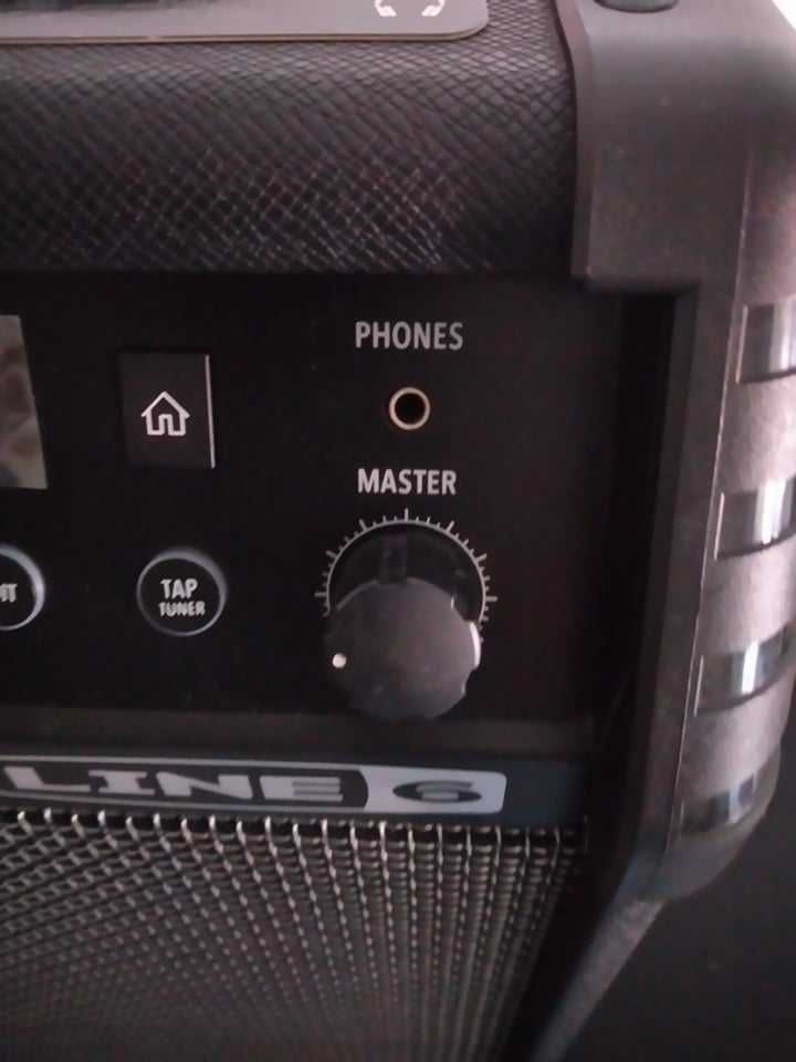 Vendo line 6 spider 30 watts
