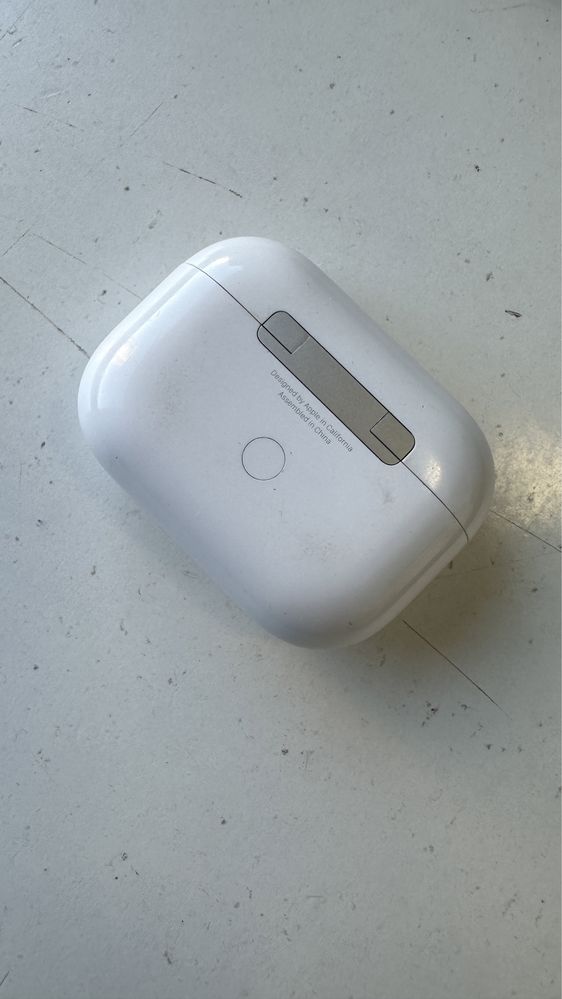 Продам кейс airpods pro 1