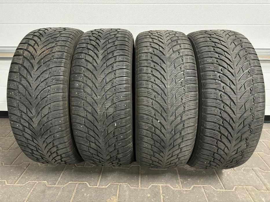 Komplet opon zimowych Nokian Tyres WR SUV4 235/55R/18  104H Extra Load