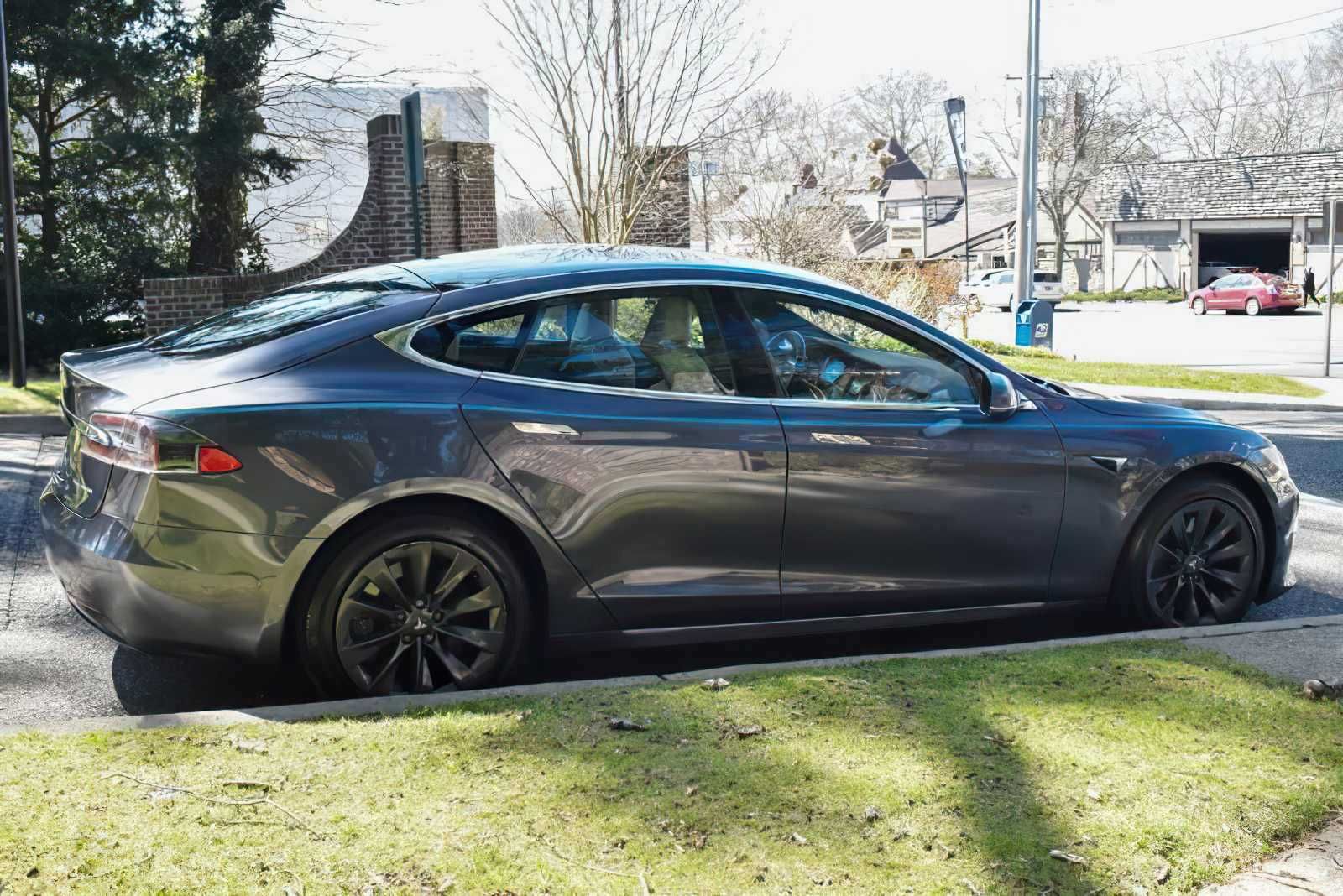 2020 Tesla Model S Long Range