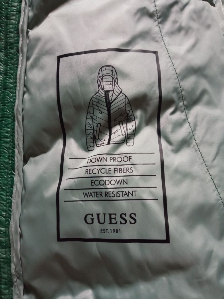 Куртка     Guess