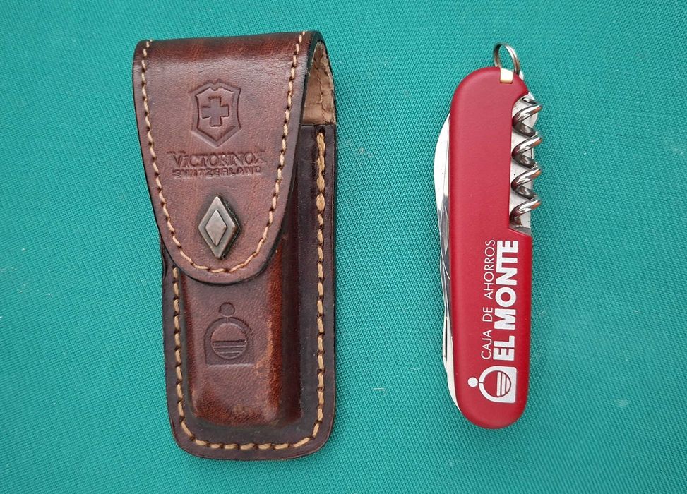 Canivete Victorinox + Bolsa Caja de Ahorros El Monte, 4 camadas - novo