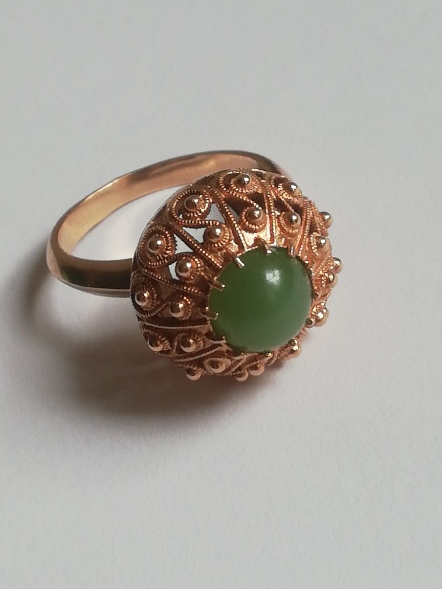 Złoty pierścionek Warmet Poziomka z zielony Nefryt Prl lata 60-te.