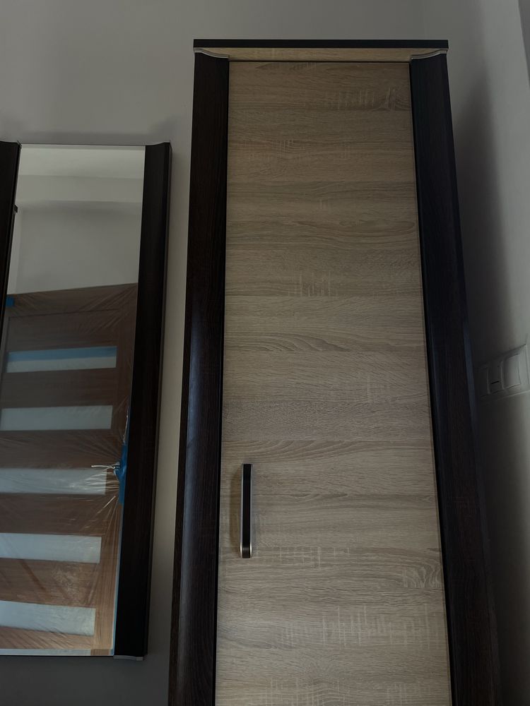 Komplet szafek do garderoby / przedsionka z lustrem