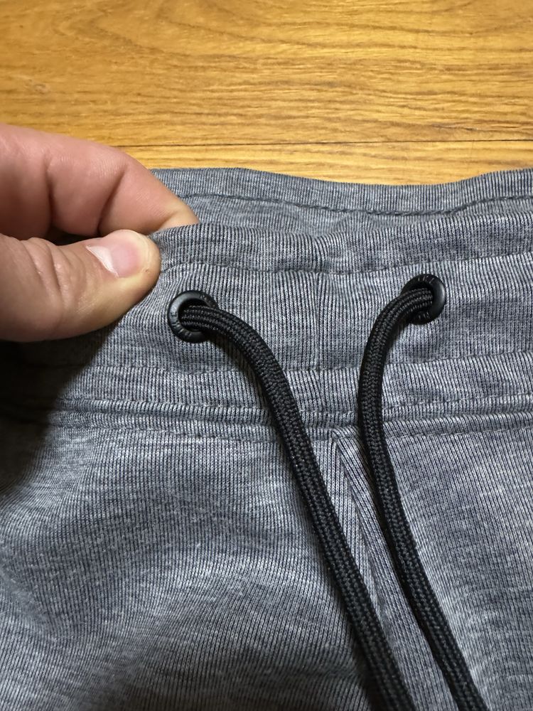 Nike tech fleece штани