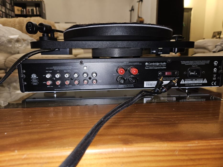 Gira discos+ amplificador + colunas