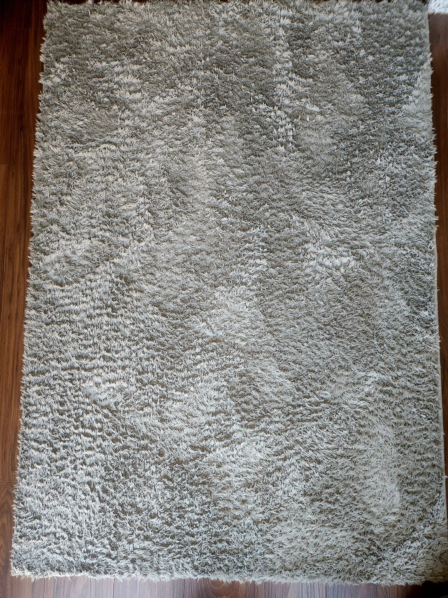 Szary dywan z włosem 120x170 cm stan idealny