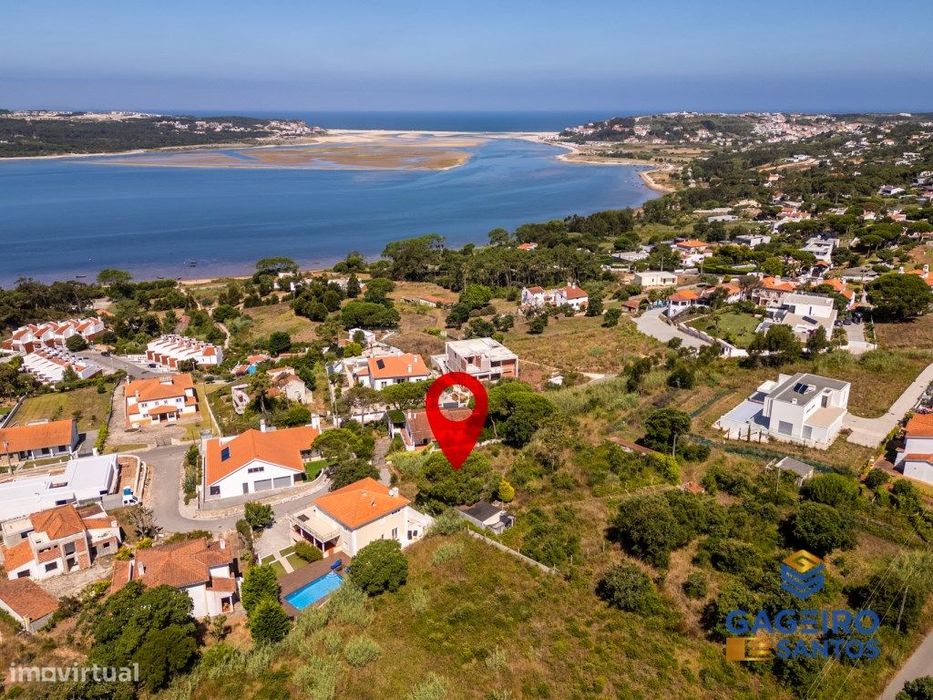 Terreno na Foz do Arelho com Vista para a Lagoa e Projeto para Moradia