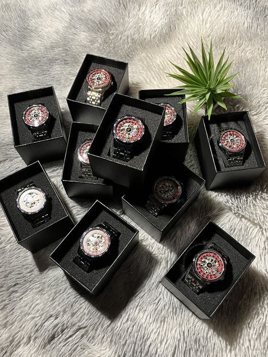 Годинник з рулеткою всередині | годинник механічний casino