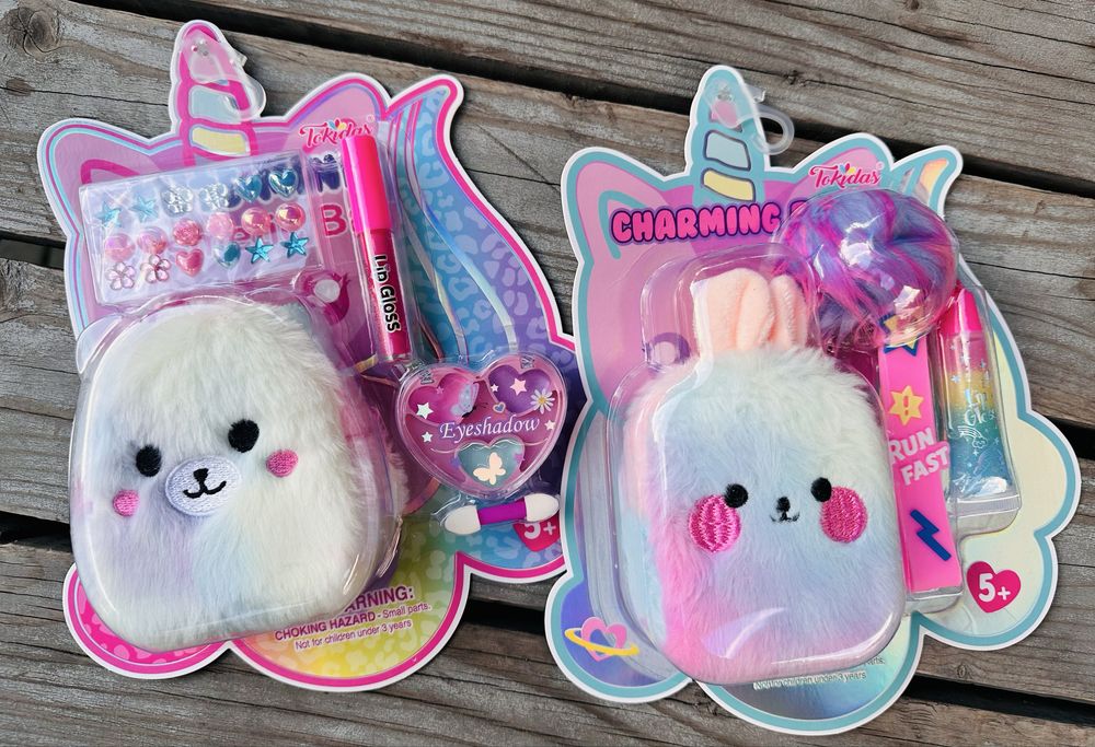 Набори дитячої косметики T086, T087: блиск для губ, тіні, брелок