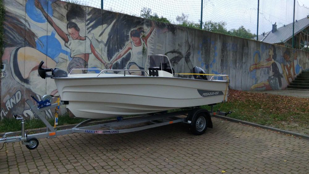 Łódź wedkarska motorowa Pegazus 450