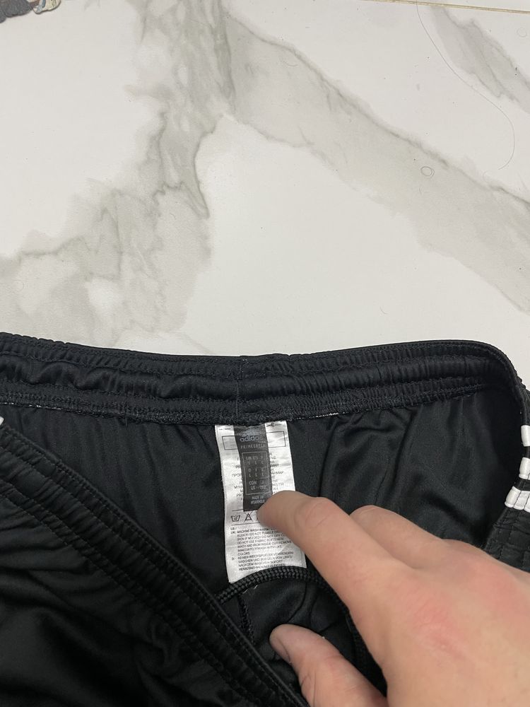 Нові Чоловічі шорти adidas L aeroready оригінал