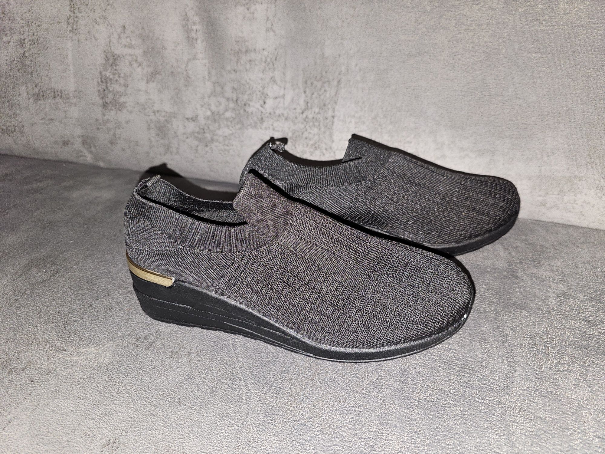 Buty wsuwane 37 NOWE