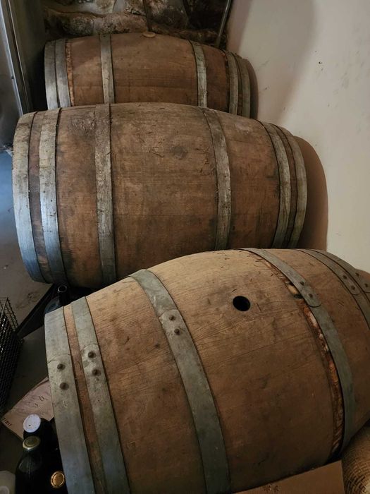barricas, pipas, pipos, barris de madeira de castanho, sem tosta.
