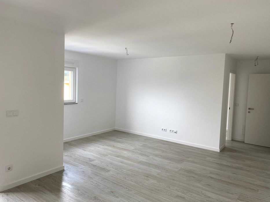 Alugo T1 Novo junto ao Glícinias