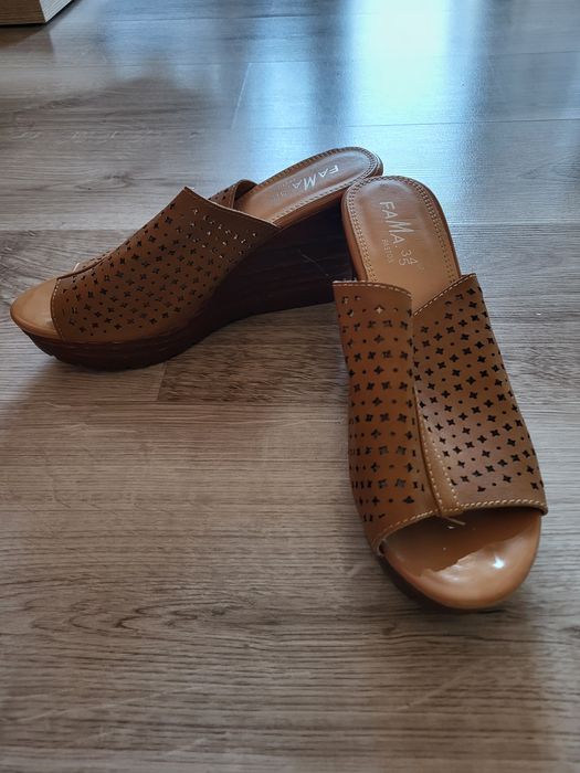 Klapki na koturnie rozmiar 39