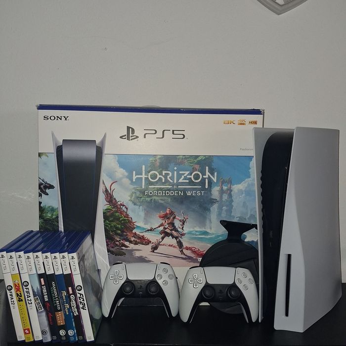 PlayStation 5 + 2 comandos + 9 jogos PS5 — €580