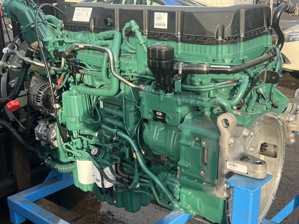 SILNIK Volvo A30 / FM / Renault GAMA T D11 K ,H , - Słupek  — Nowy —