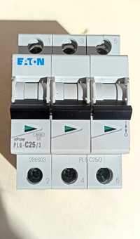 Автоматичний вимикач Eaton PL6-C25/3

Кількість полюсів: 3 
Номінальна