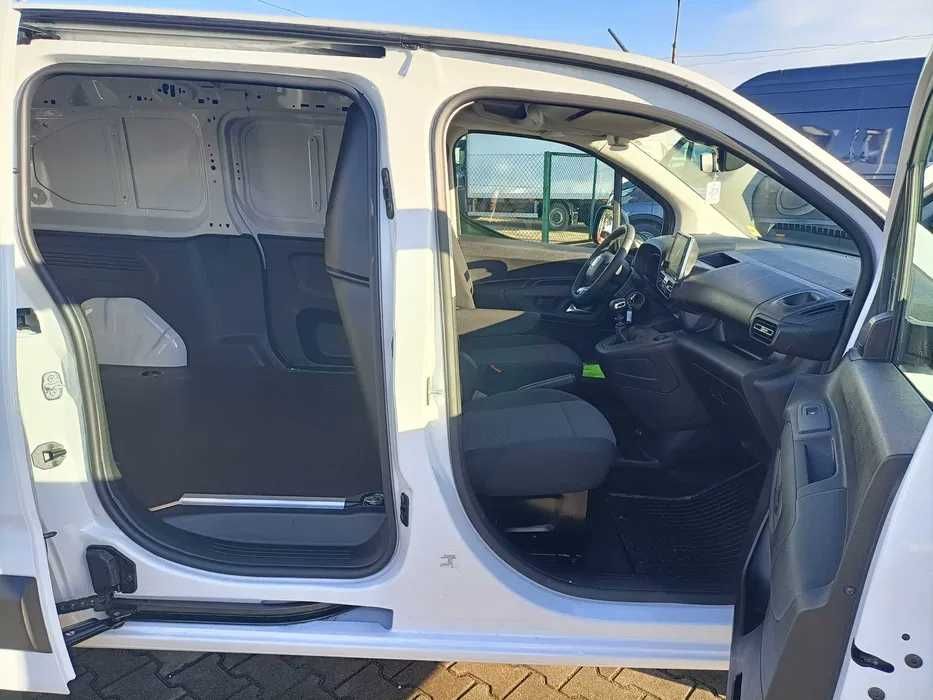 Wynajem busa FIAT DOBLO Cargo VAN L2H1 1.5 MJ 100 KM BlueHDI Łódź