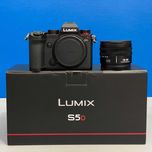 Panasonic Lumix DC-S5D (24.2MP) + Lumix S 18-40mm f/4.5-6.3 - NOVA
