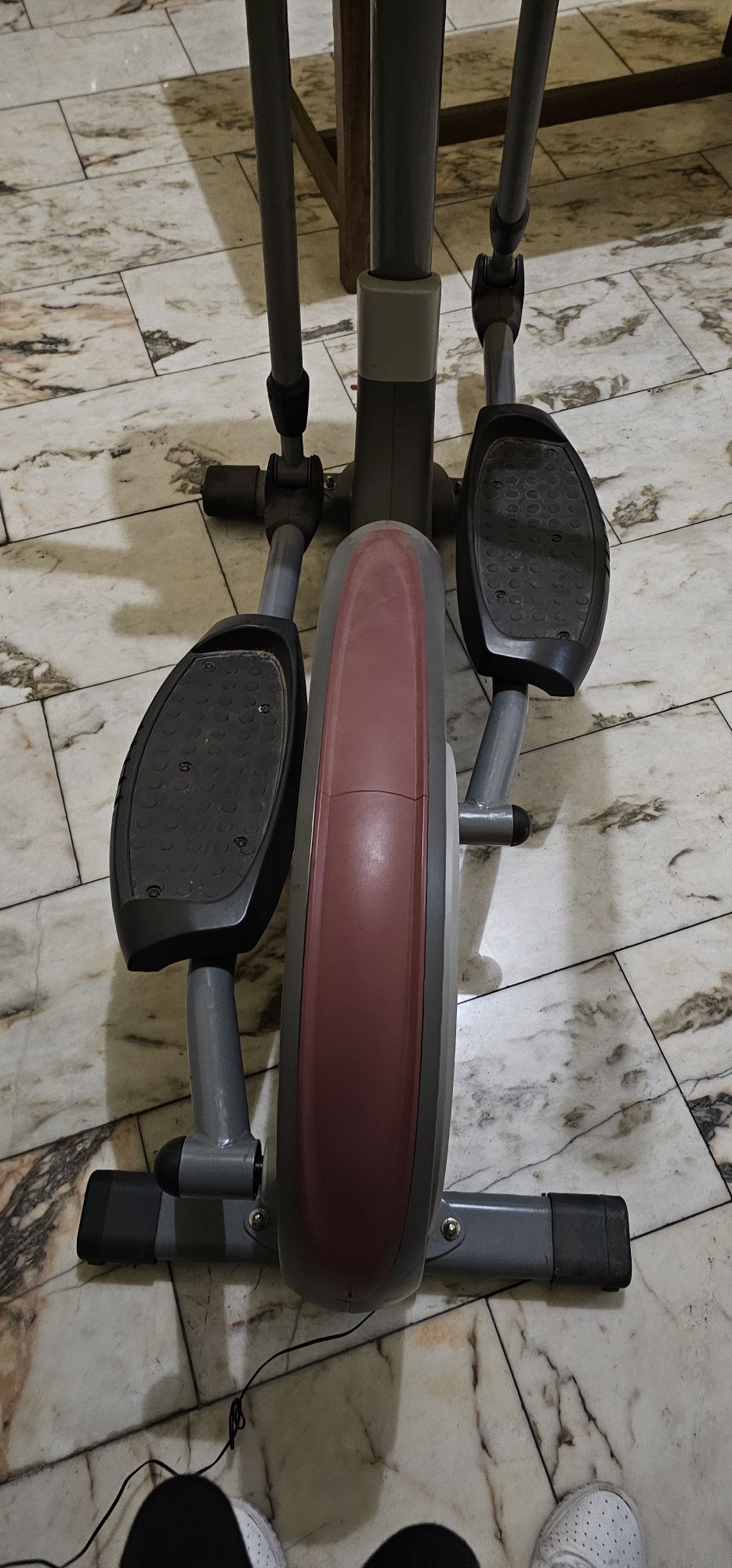 Bicicleta Eliptica Bollinger 
Permite liga