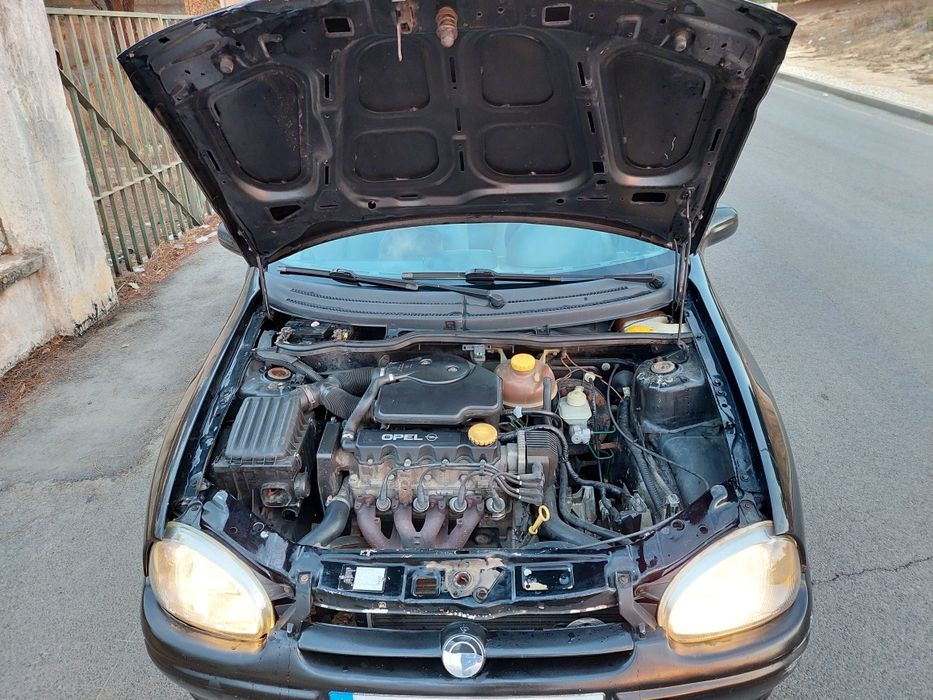 Opel Corsa B 1,2 ano 1997 para venda em Quarteira