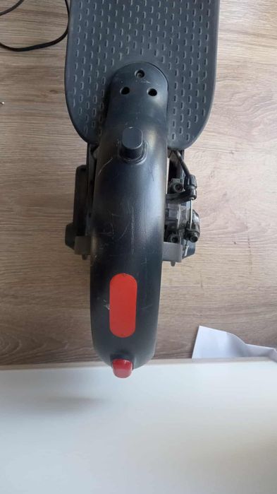 Hulajnoga elektryczna red bull racing