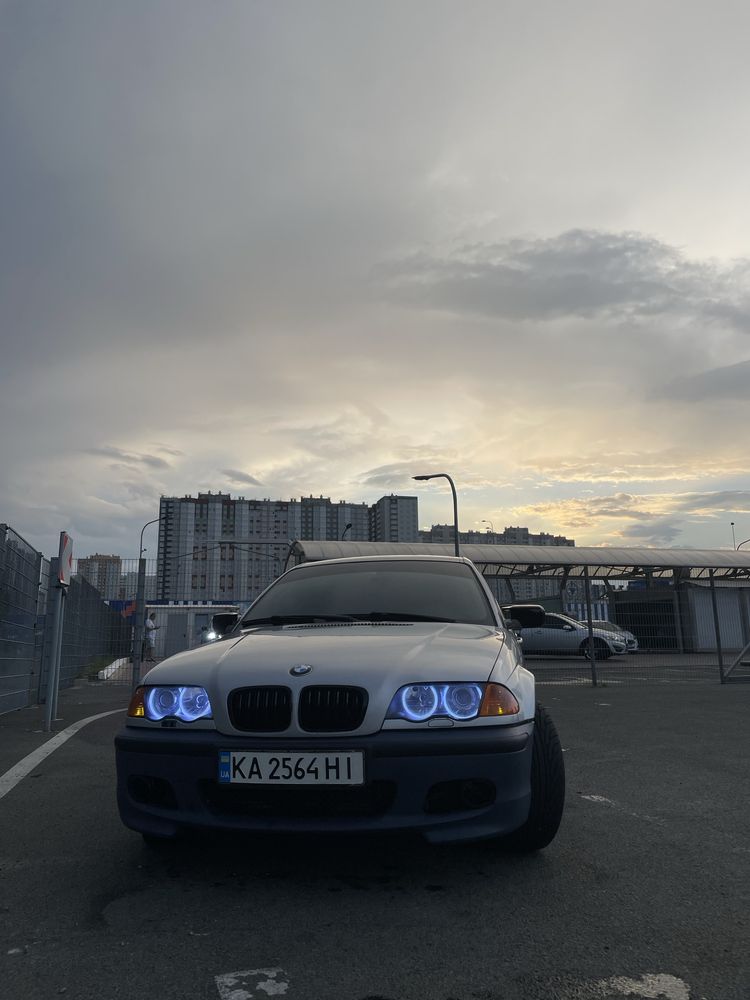 Продам машину BMW e46