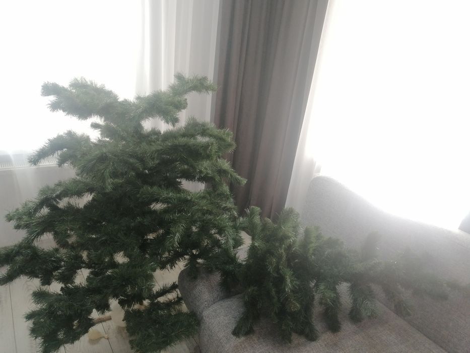 Ялинка штучна (2м.30 см) б/у,