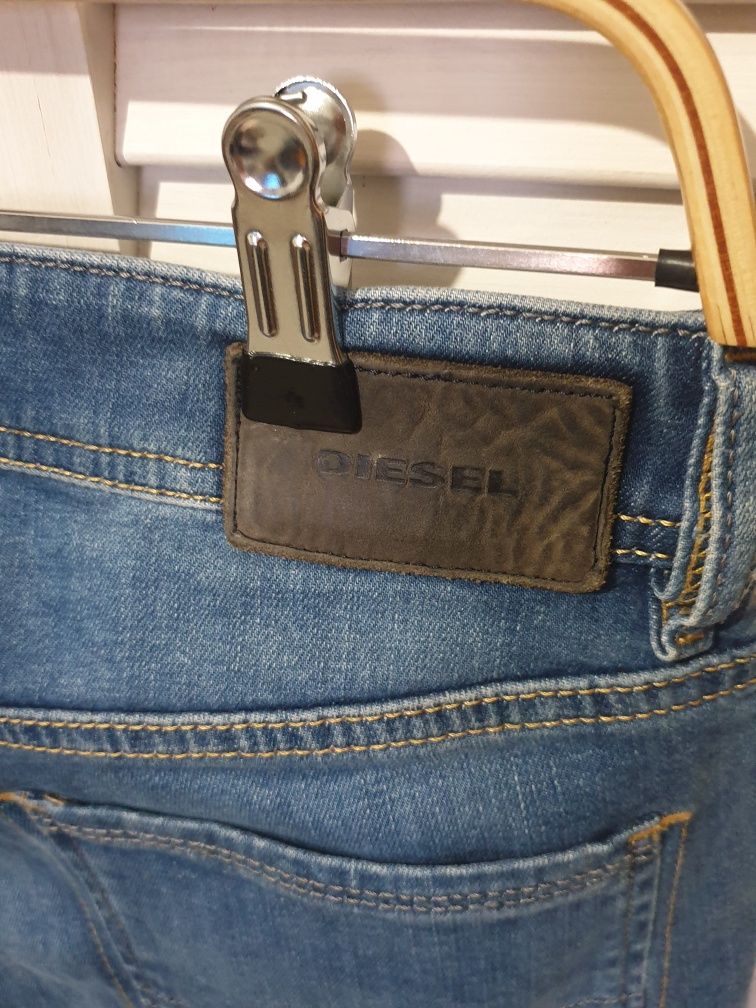 чоловічі джинси Diesel