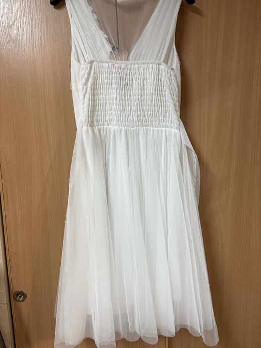 Biała sukienka elegancka