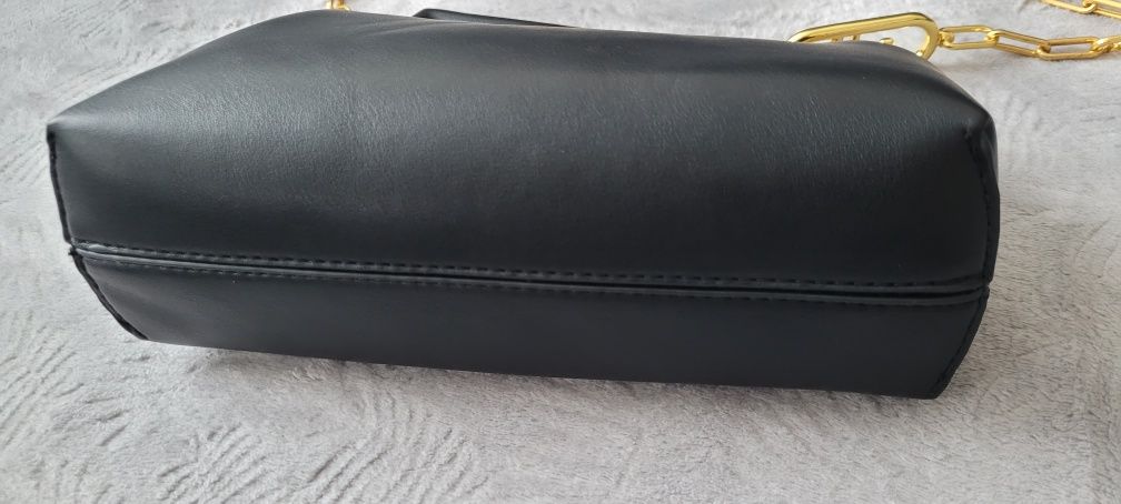 Torebka damska Fendi.