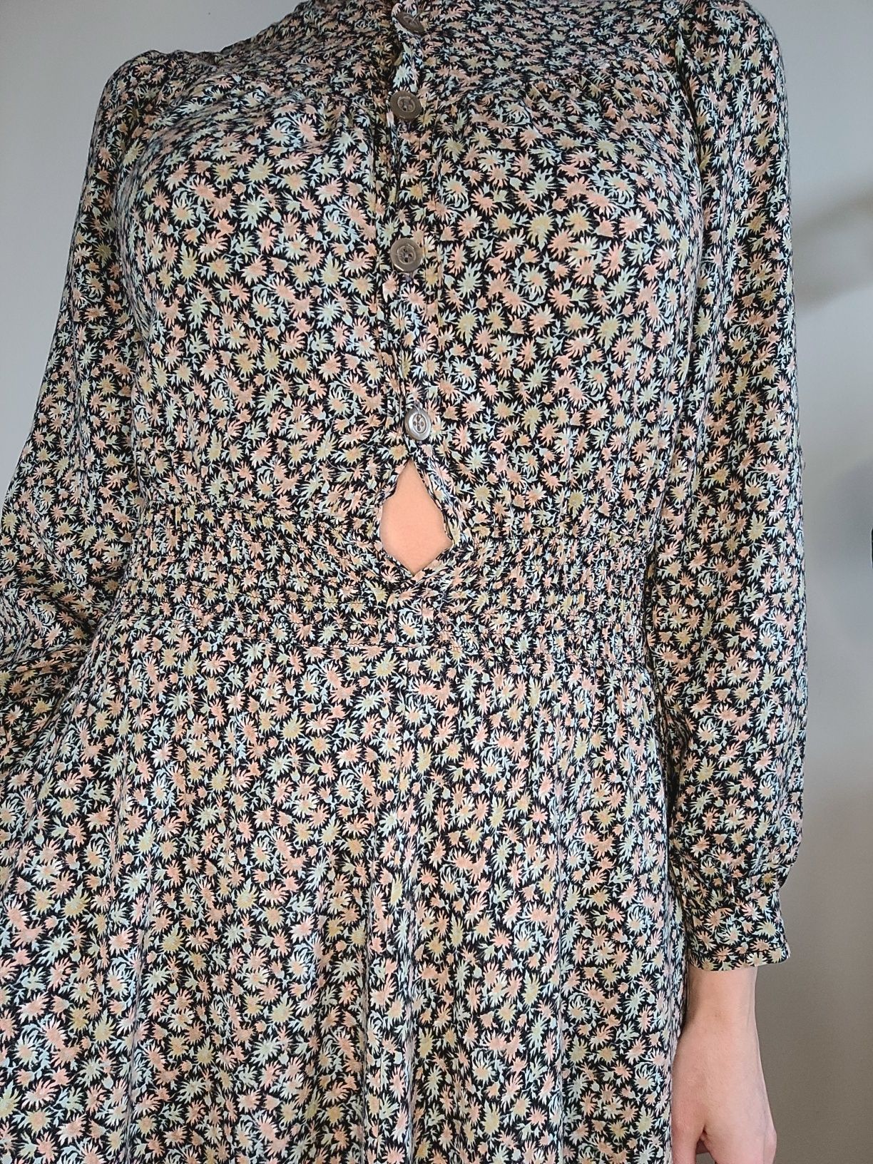 Piękna długa kolorowa sukienka w kwiaty bufki vintage