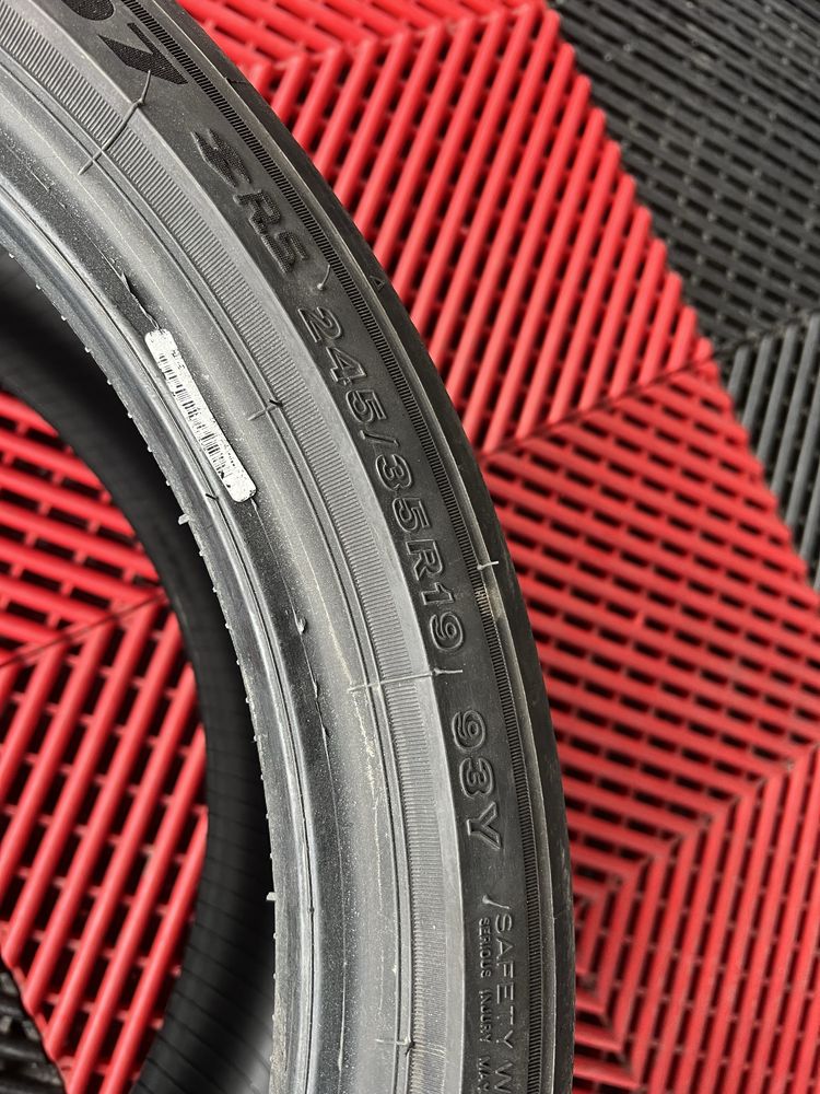 2 pneus Bridgestonse Potenza 245/35R19
