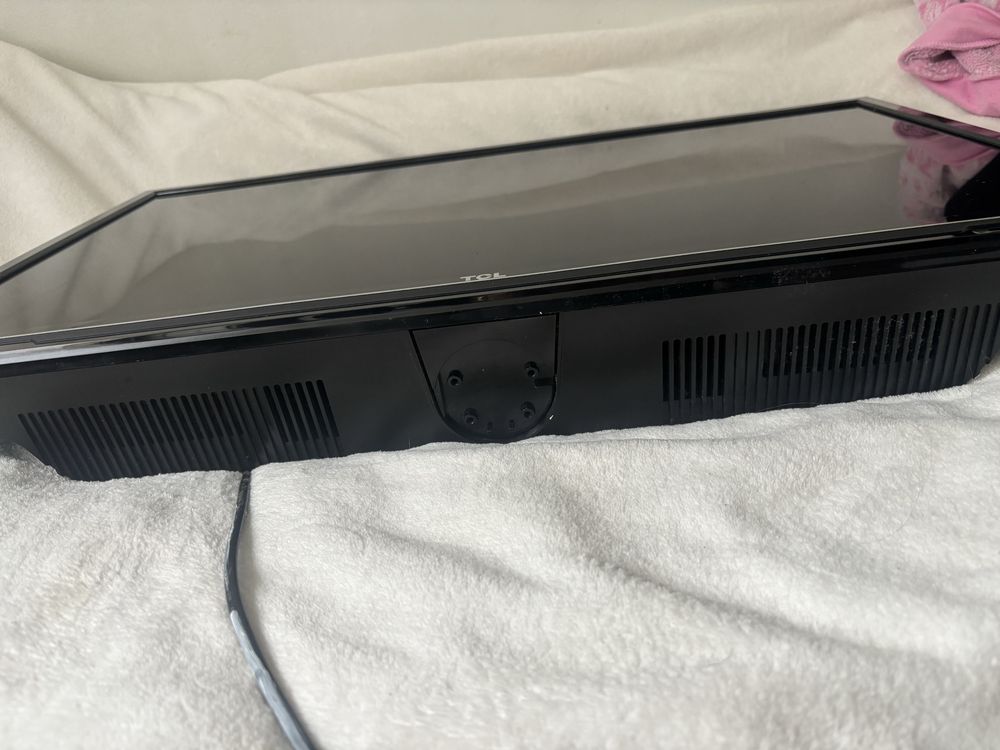 Sprzedam telewizor tcl L32E3003