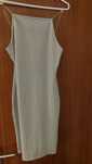 Vestido cinzento com brilho