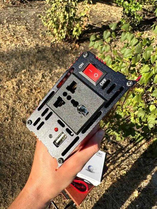 Інвертор / перетворювач напруги UKC KC-2000D 2000 Вт (12 → 220 В)