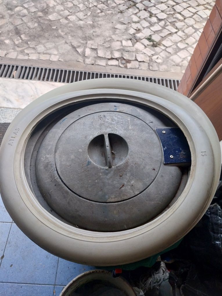 Vendo faixas brancas para rodas de mota em condições
